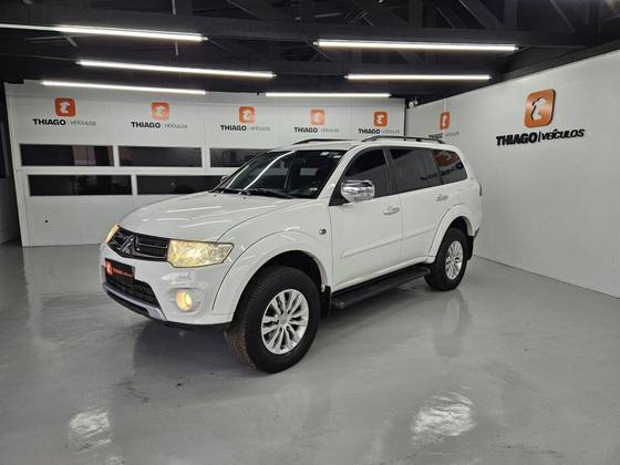 MITSUBISHI PAJERO DAKAR 3.2 HPE 4X4 7 LUGARES 16V TURBO INTERCOOLER DIESEL 4P AUTOMÁTICO